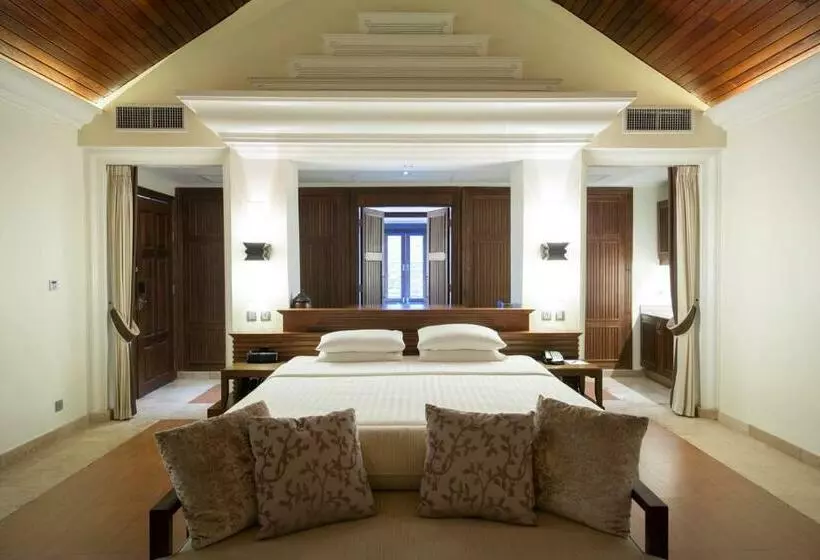 بانگلوی لوکس, Robinson Khao Lak