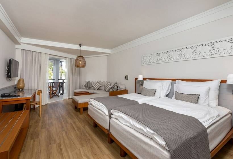 스탠다드 스튜디오, Sunwing Bangtao Beach