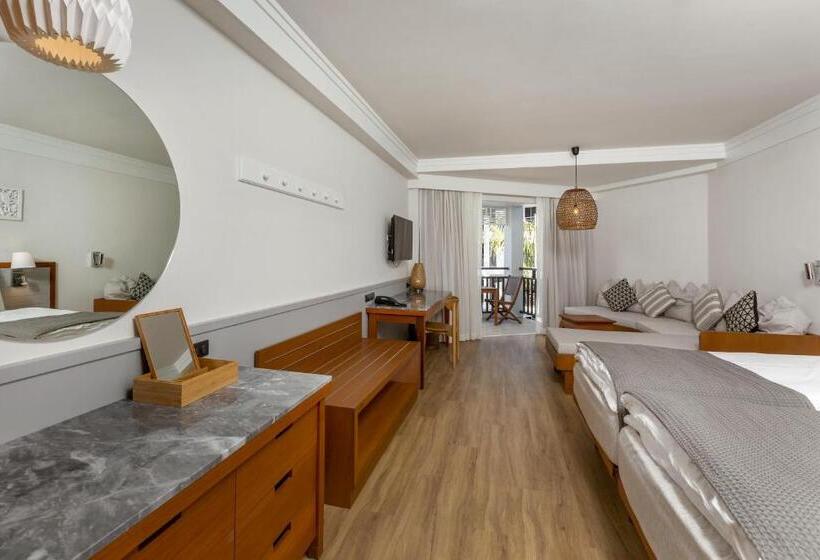 스탠다드 스튜디오, Sunwing Bangtao Beach