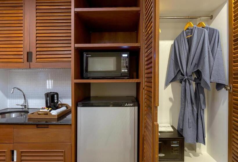 스탠다드 스튜디오, Sunwing Bangtao Beach