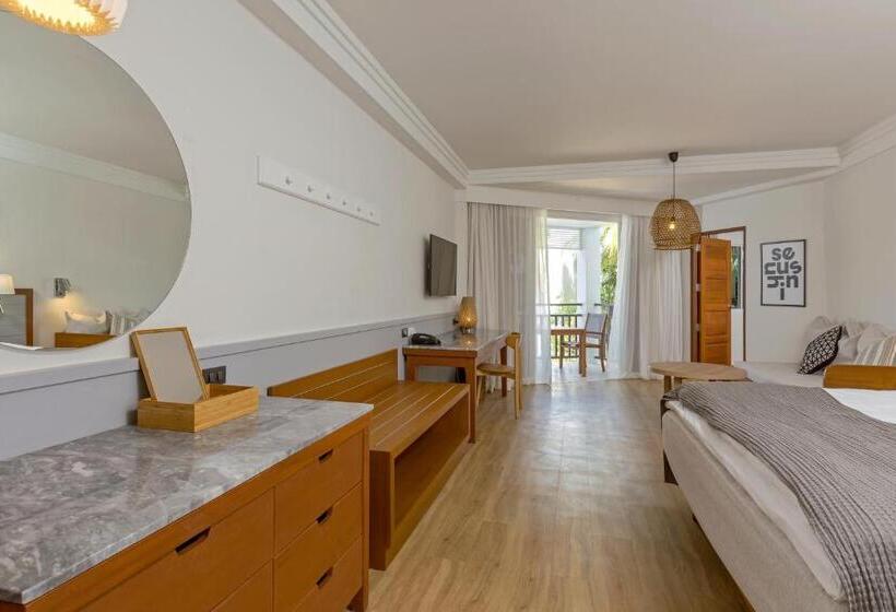 패밀리 스위트, Sunwing Bangtao Beach