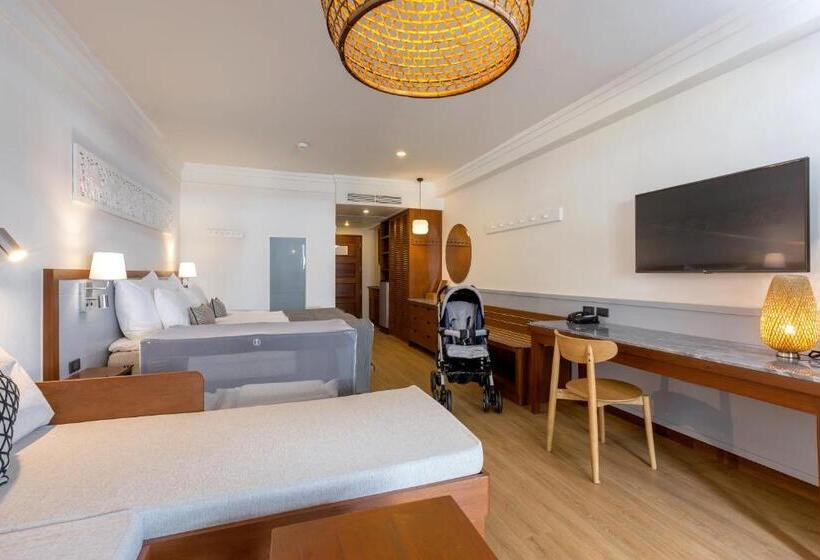 스탠다드 스튜디오, Sunwing Bangtao Beach