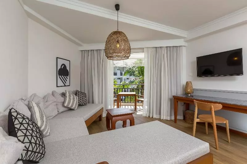 استودیوی استاندارد, Sunwing Bangtao Beach