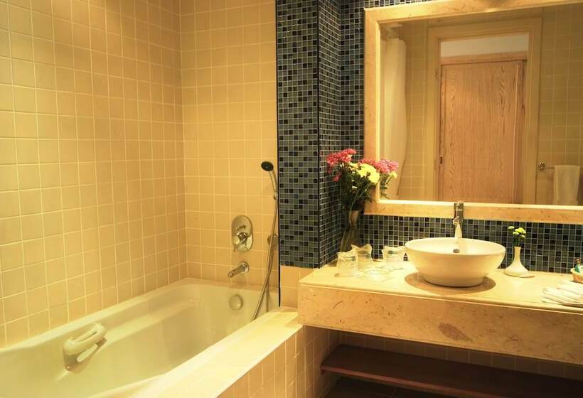 اتاق کلاب, Naama Bay Hotel & Resort