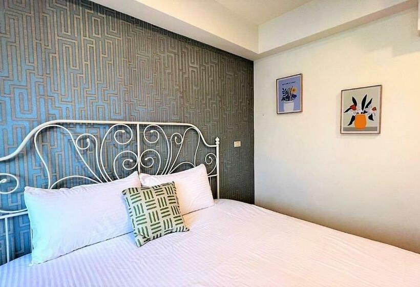 اتاق لوکس, Charming Hostel