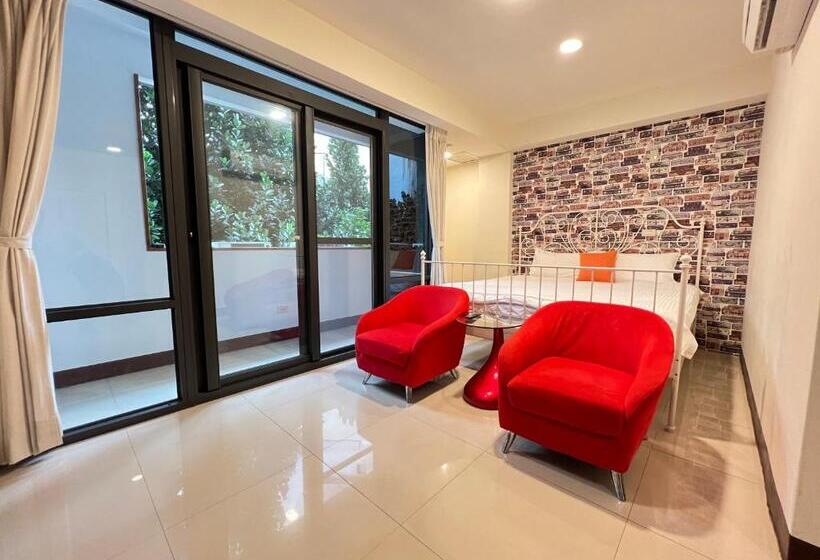 اتاق لوکس با بالکن, Charming Hostel