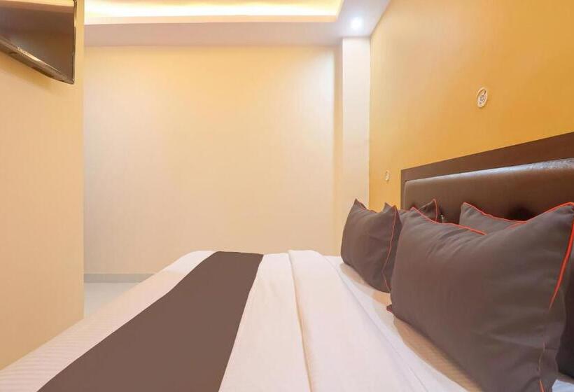 Quarto Estandar, Collection O M V Inn Near Chaudhary Charan Singh International Airport