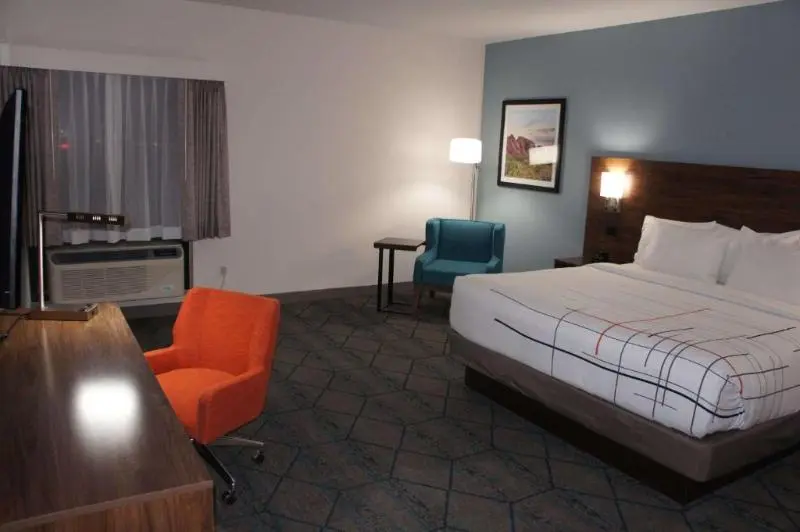 身障者適用キングサイズベッドルーム, La Quinta Inn & Suites By Wyndham Littleton Red Rocks