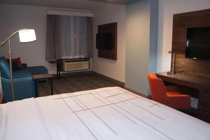 キングサイズベッドのスイートルーム, La Quinta Inn & Suites By Wyndham Littleton Red Rocks
