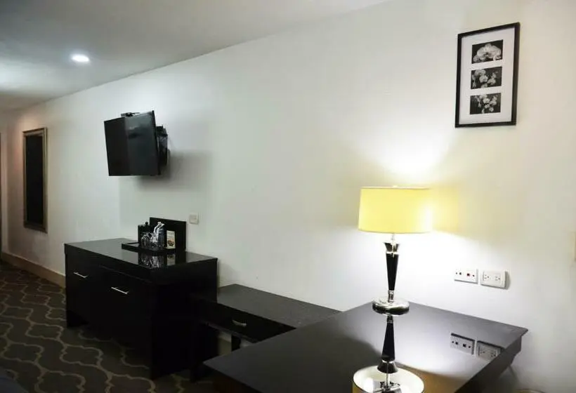 デラックススタジオ, Landmark Suites By Balderrama Hotel Collection