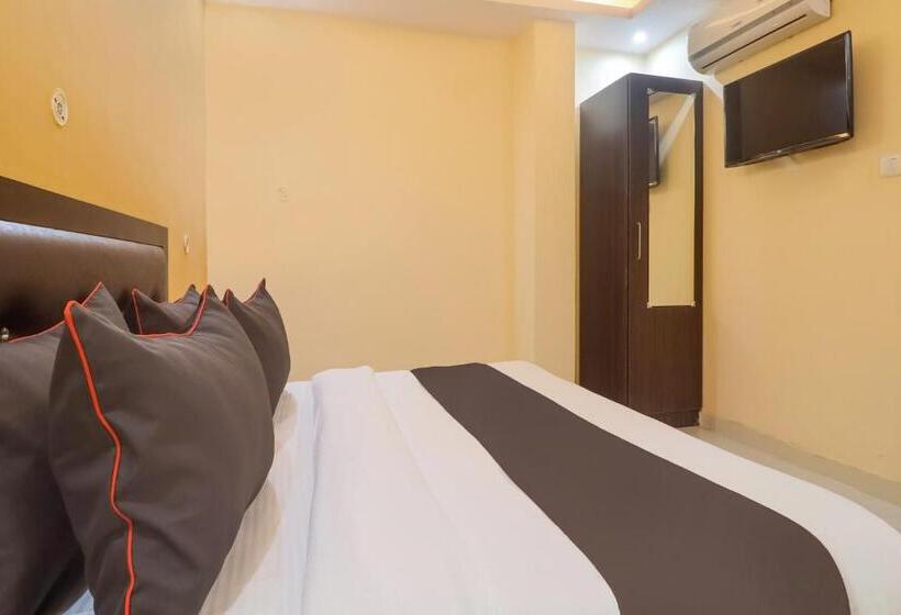 Quarto Estandar, Collection O M V Inn Near Chaudhary Charan Singh International Airport