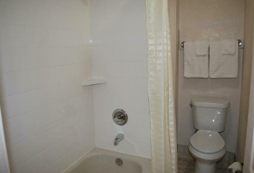 带大床的套房, Scottish Inns