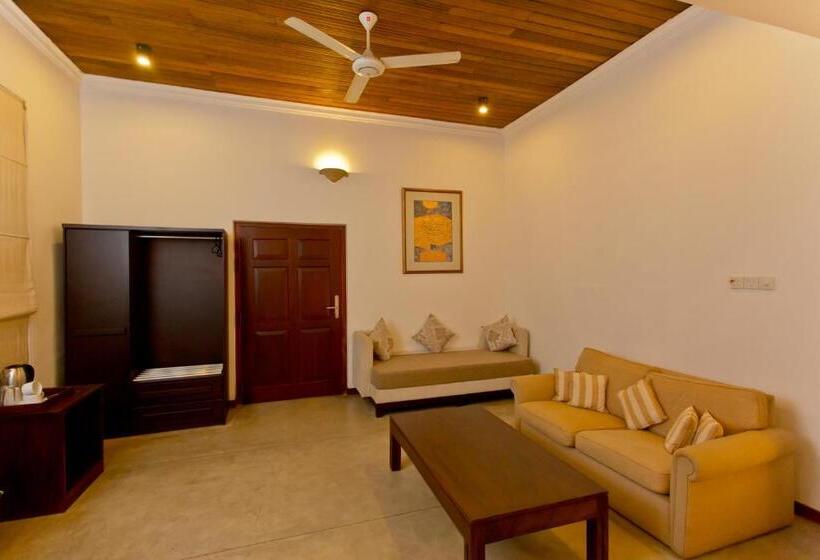 סוויטה משפחתית, Swanee Grand