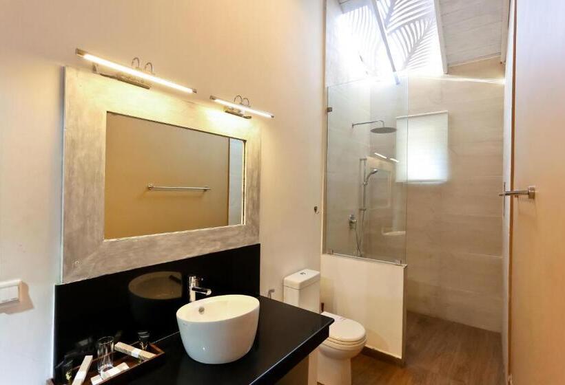 סוויטת ג'וניור, Swanee Grand