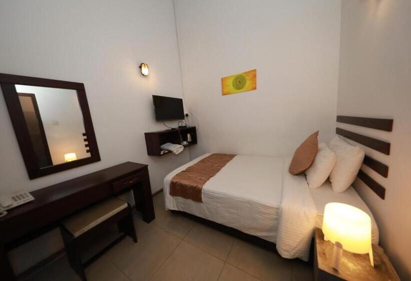 חדר אקונומי יחיד, Swanee Grand