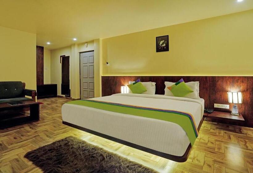 Номер Deluxe, Treebo Golden Nest