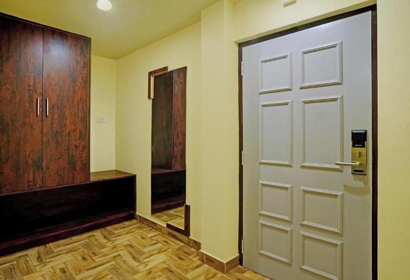 Номер Deluxe, Treebo Golden Nest