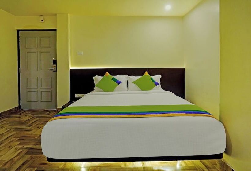 Номер Стандарт, Treebo Golden Nest