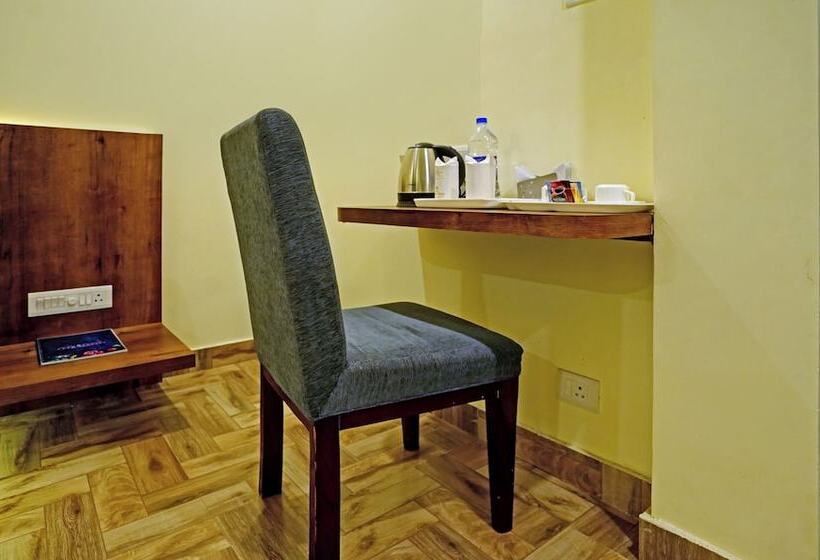 Номер Стандарт, Treebo Golden Nest