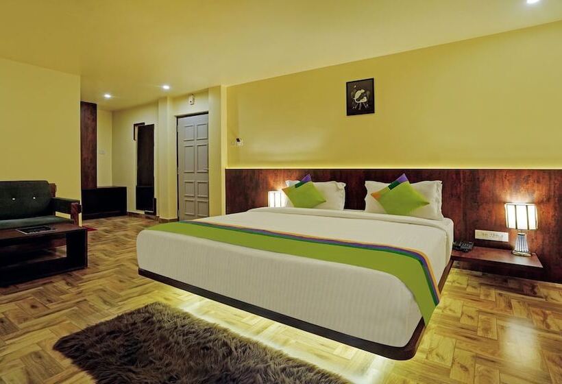 Номер Deluxe, Treebo Golden Nest