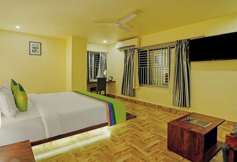 Номер Deluxe, Treebo Golden Nest