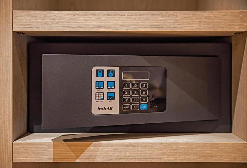 スタンダードルーム, Nanà