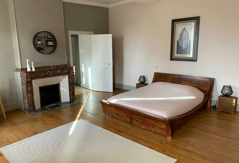 غرفة قياسية سرير كينج, La Tarabelloise