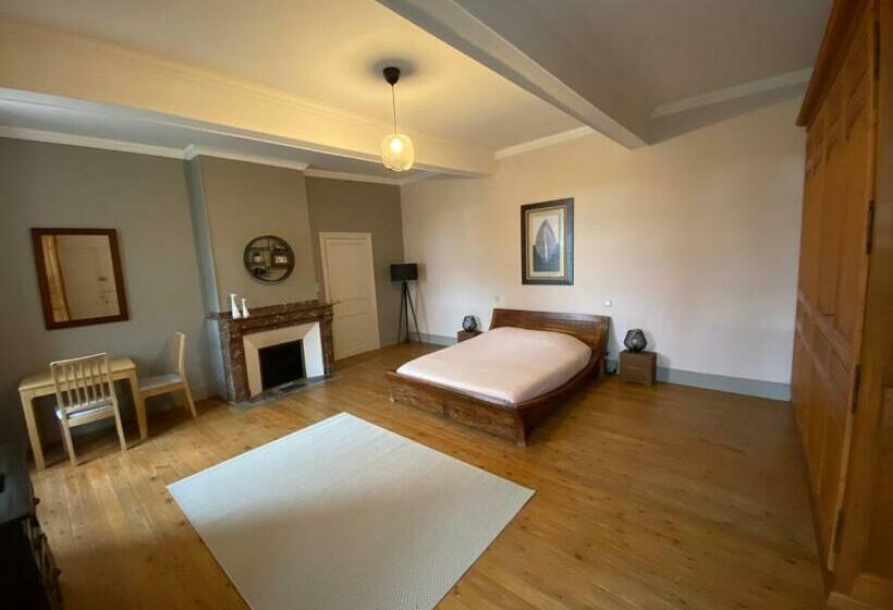 غرفة قياسية سرير كينج, La Tarabelloise