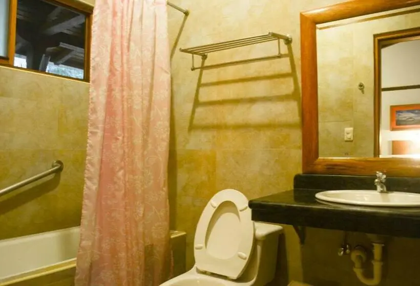 اتاق لوکس, Mama Tungu Hostel