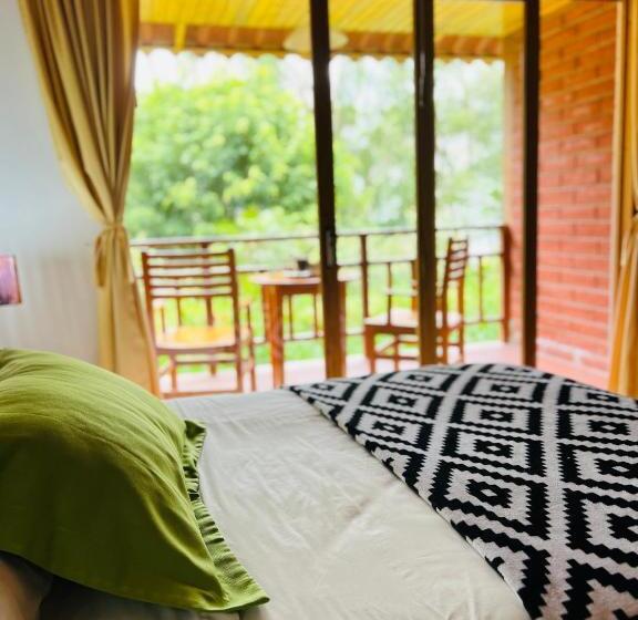 클래식 4인 룸, Mama Tungu Hostel