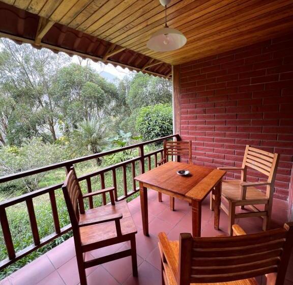 공동 객실, Mama Tungu Hostel