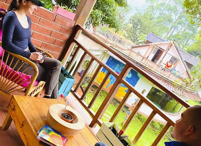 스탠다드 룸 킹사이즈 침대, Mama Tungu Hostel