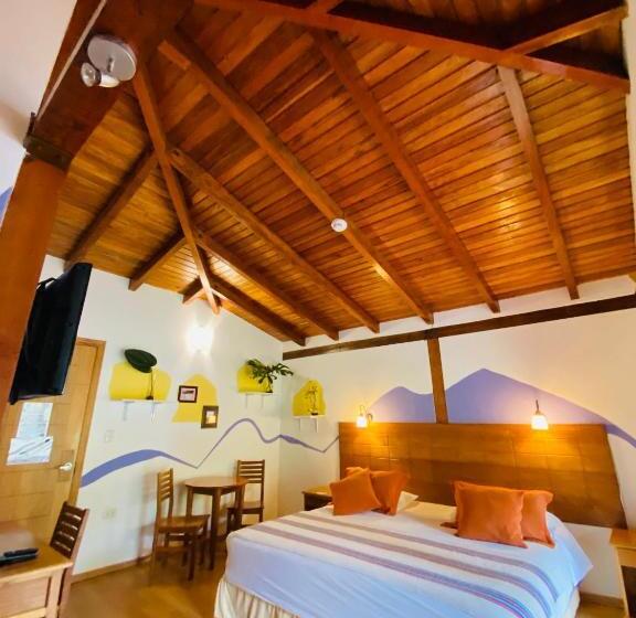 스탠다드 룸 킹사이즈 침대, Mama Tungu Hostel