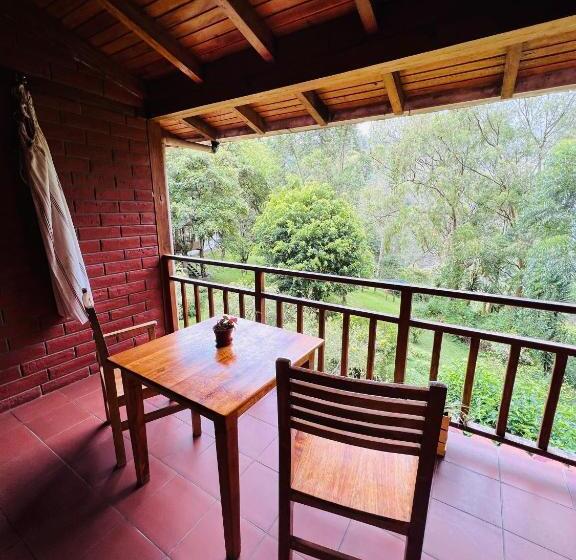 디럭스 룸, Mama Tungu Hostel