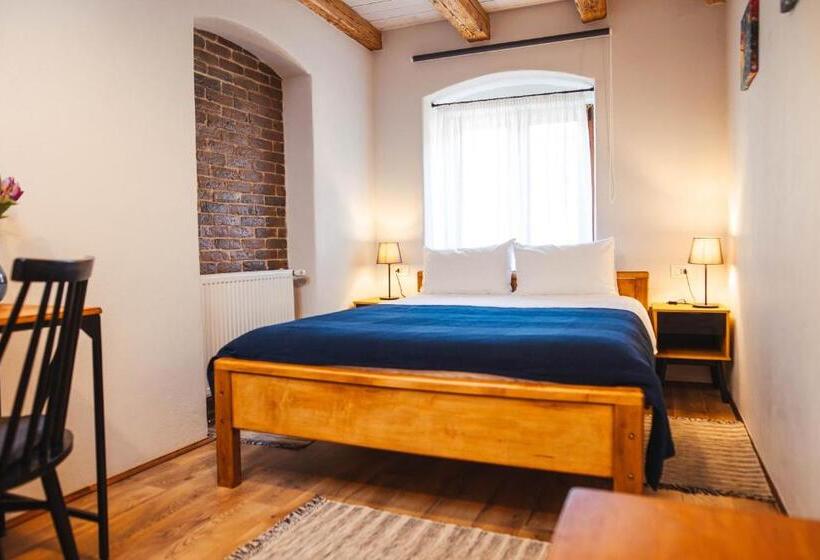 غرفة قياسية, Casa Hintz Transilvania