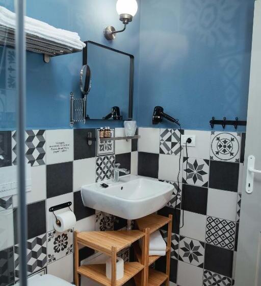 غرفة قياسية, Casa Hintz Transilvania