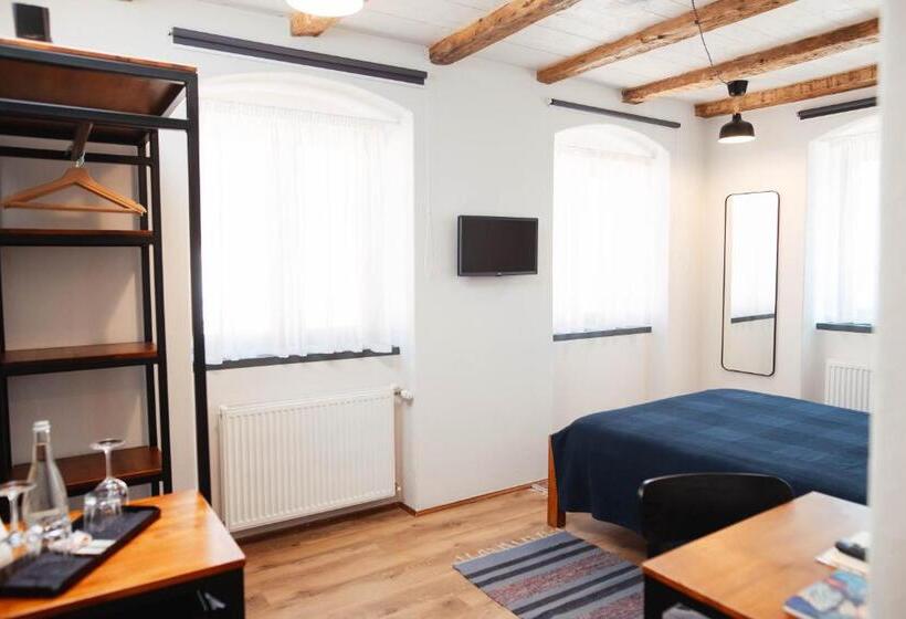 غرفة قياسية, Casa Hintz Transilvania