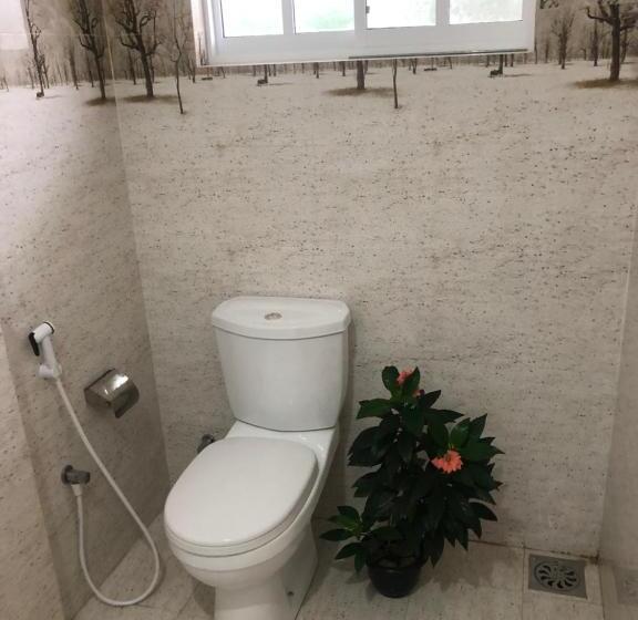 Economy Triple Room, Hiriketiya New Radiant House