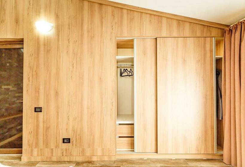 スタンダードルーム, L’invidia