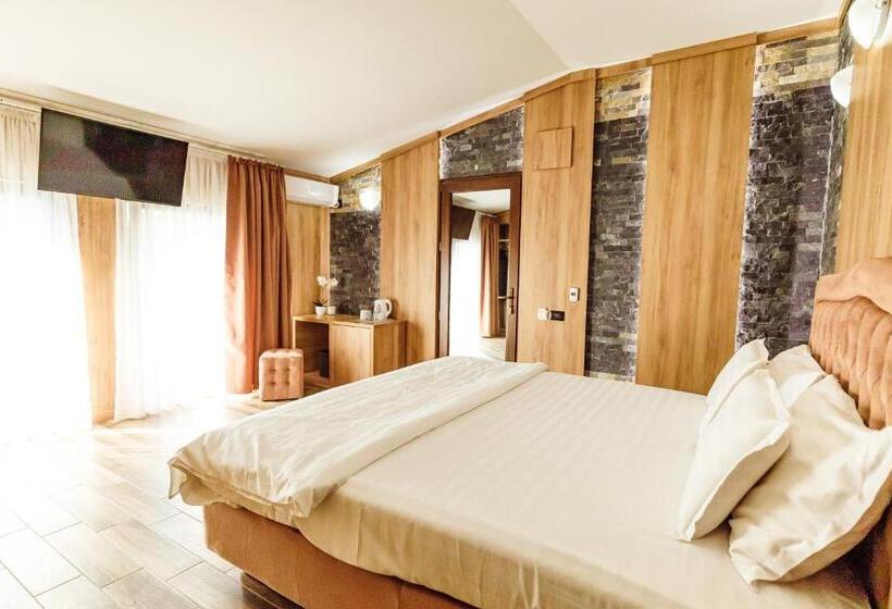 スタンダードルーム, L’invidia