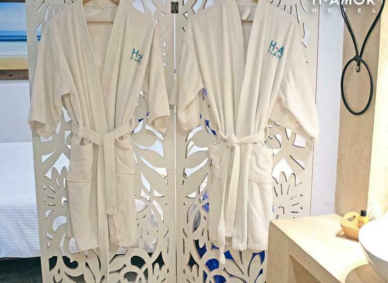 プールビュースタンダードルーム, Amor Progreso