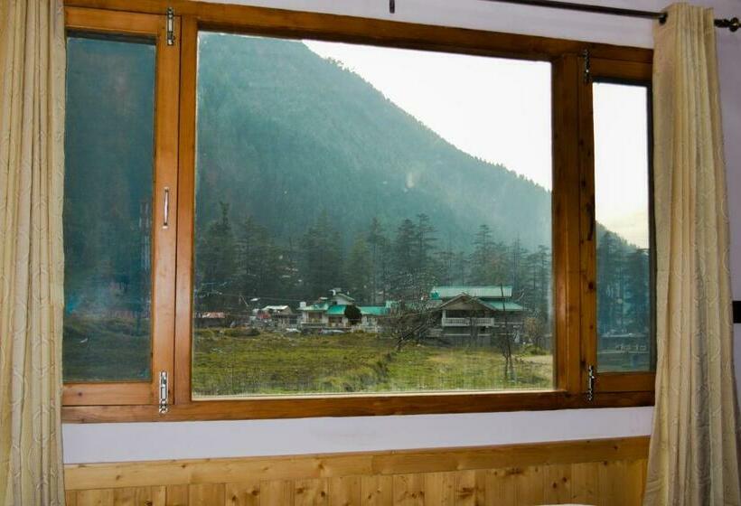 Номер Стандарт Вид на Горы, The Hillside