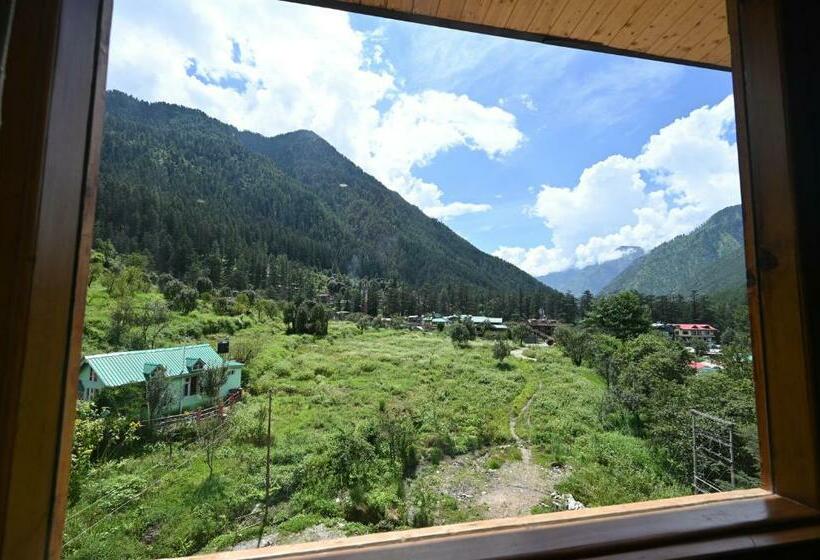 Номер Стандарт Вид на Горы, The Hillside