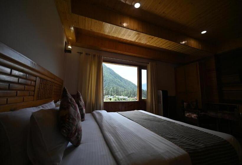 Номер Стандарт Вид на Горы, The Hillside