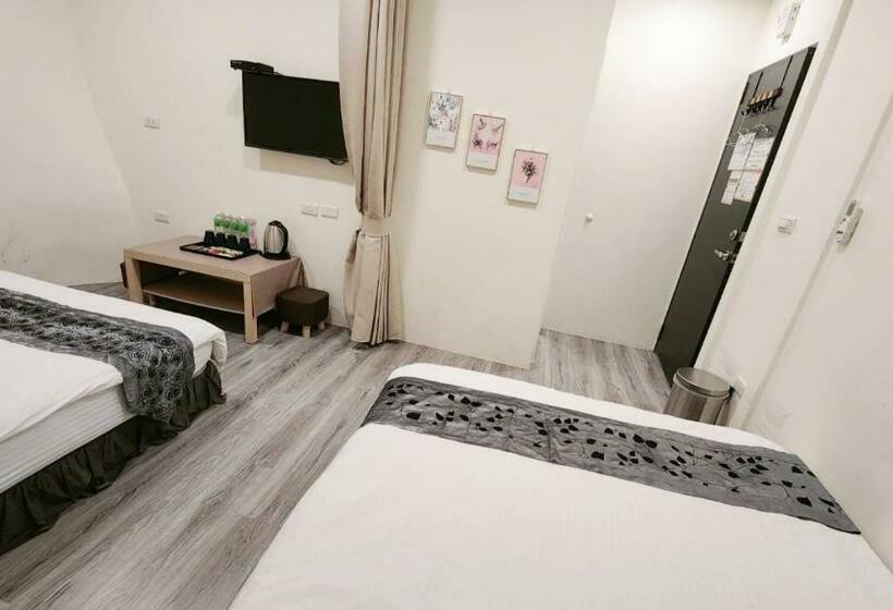 اتاق استاندارد چهار تخته, Stay If You Wish Homestay