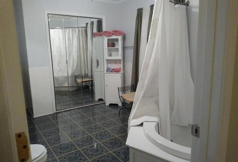 스탠다드 룸 산 전망, Serenity Hill Bed And Breakfast
