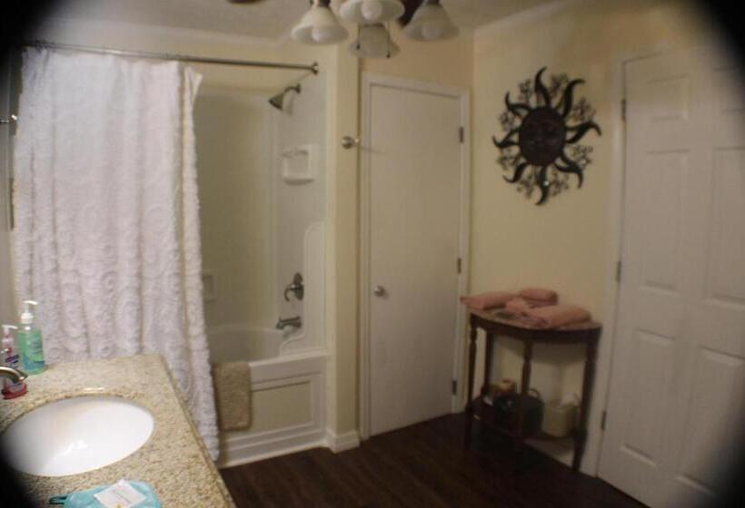 패밀리 룸, Serenity Hill Bed And Breakfast