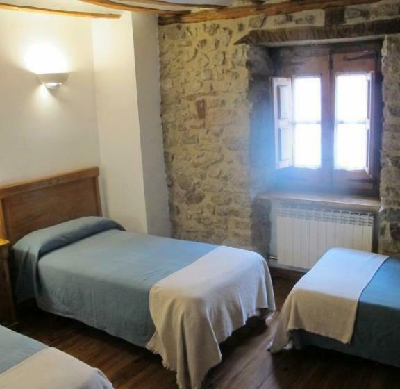 غرفة قياسية ثلاثية, Casa Barría