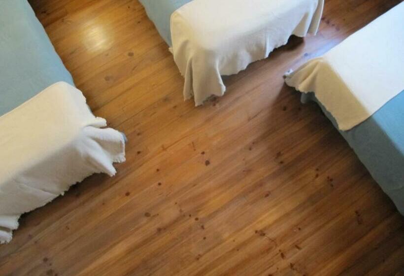 غرفة قياسية ثلاثية, Casa Barría