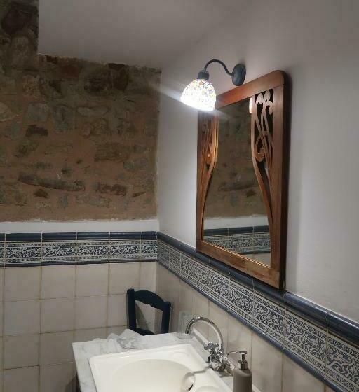 غرفة قياسية ثلاثية, Casa Barría